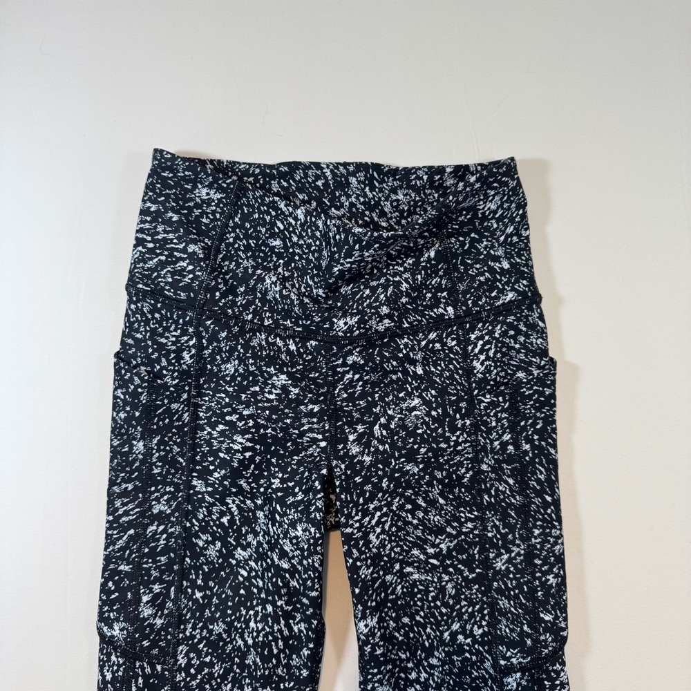 Athleta Ultimate Stash 7/8 Leggings XS Black Storm Texture High Rise - Picture 3 of 7